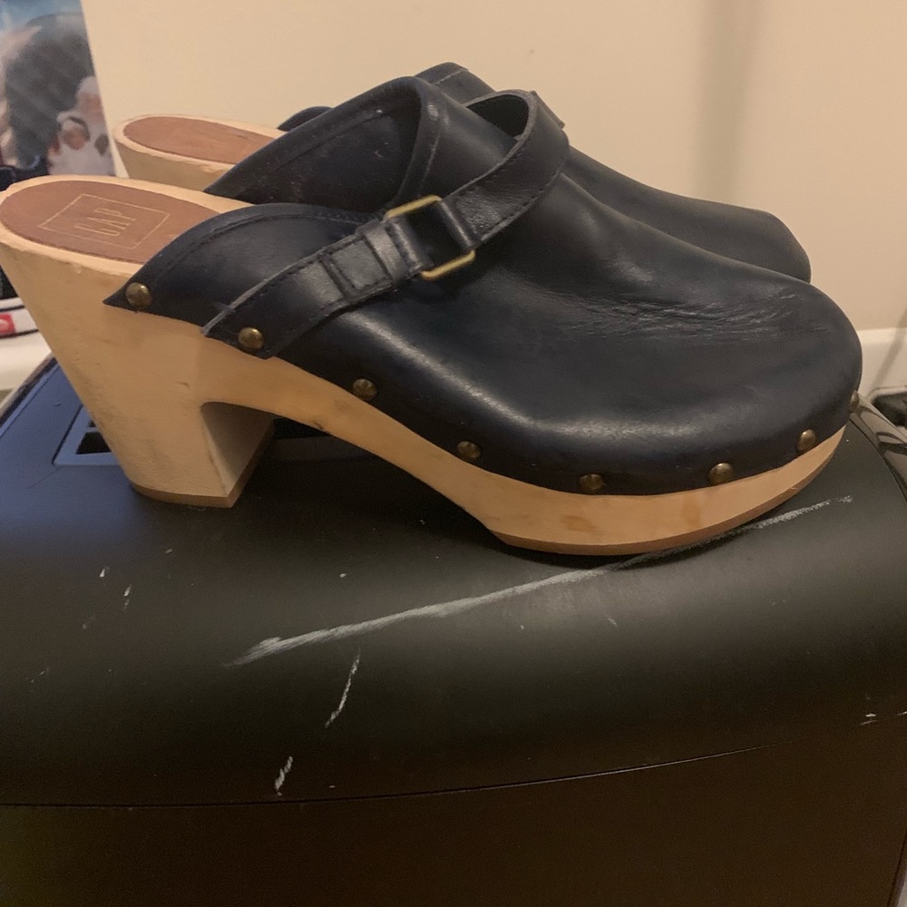 Gap clogs